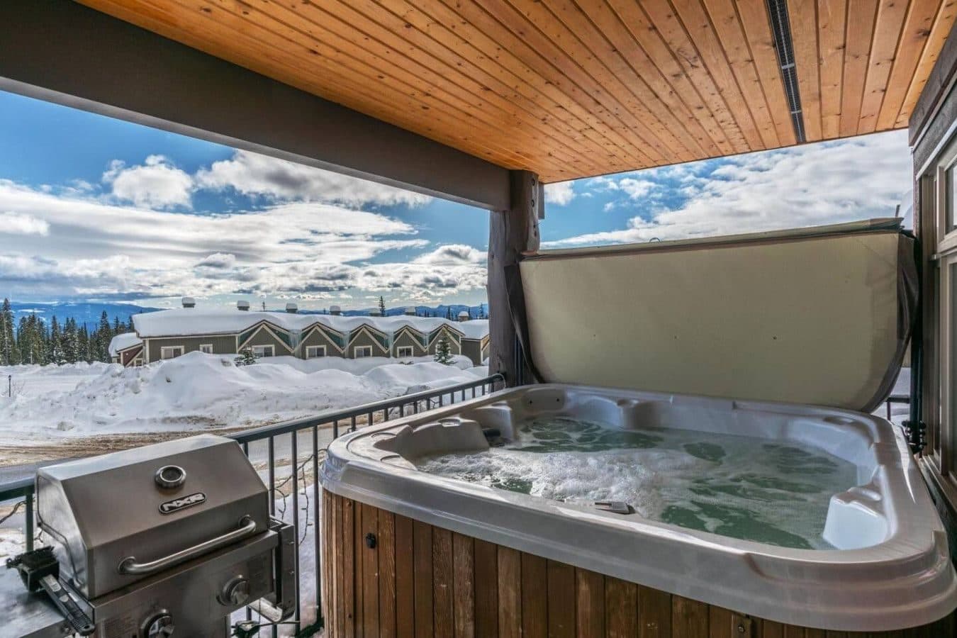Raven's Nest - Mtn View & Hot Tub sleeps 6