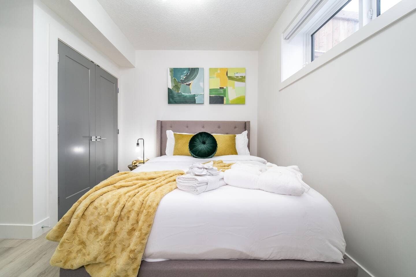 Chic Modern Suite in Pleasantview