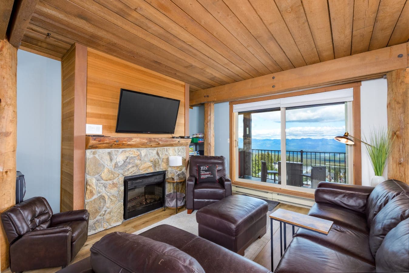 Big White Basecamp | Slope Access + Modern Comfort